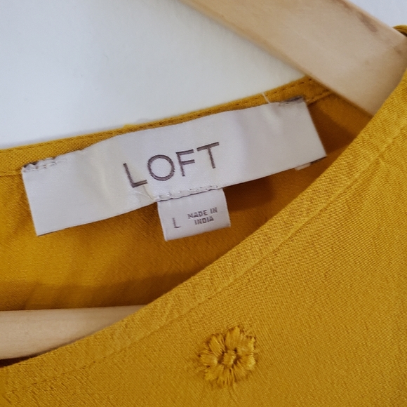 🌹LOFT Lightweight Mustard Top w/Tie - Picture 4 of 7